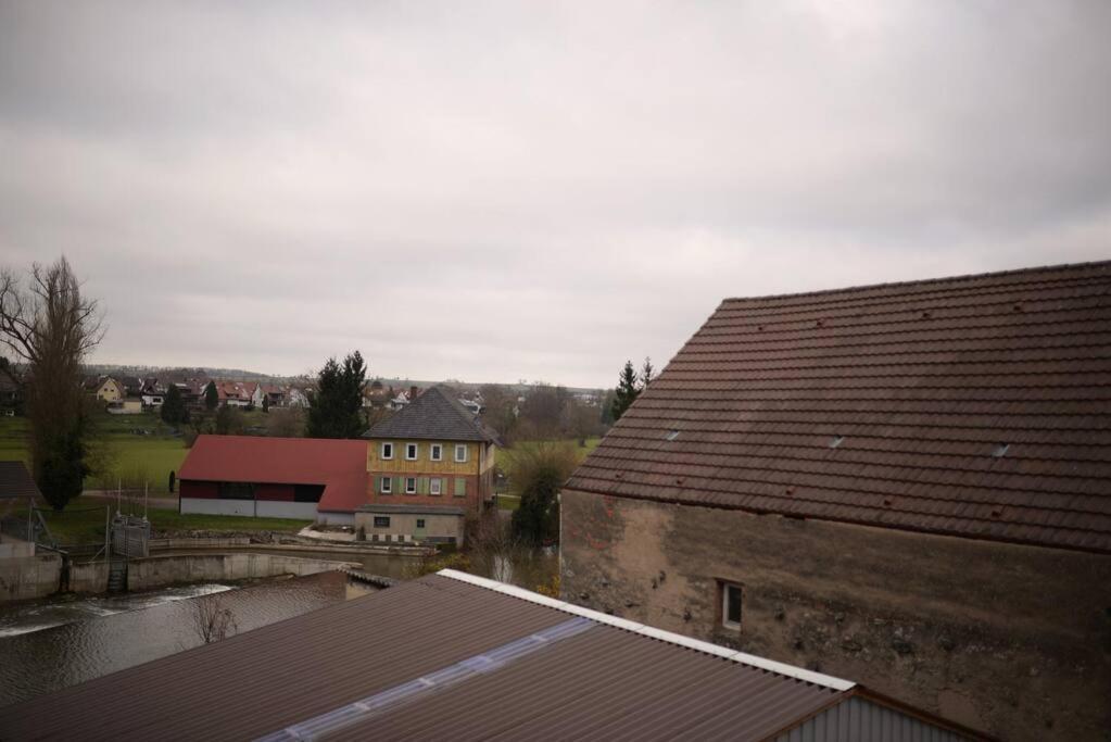 1 Zimmer Wohnung Dg Mit Klimaanlage Und Kleinen Balkon Oedheim Luaran gambar
